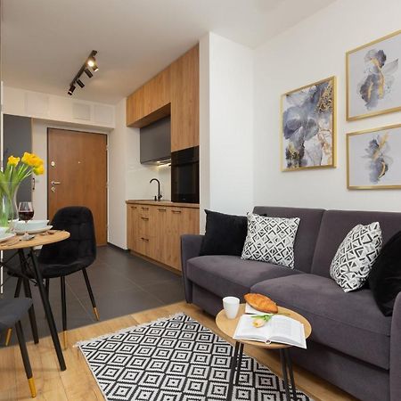 Warsaw Praga Kokoryczki Apartments With Parking By Noclegi Renters Экстерьер фото