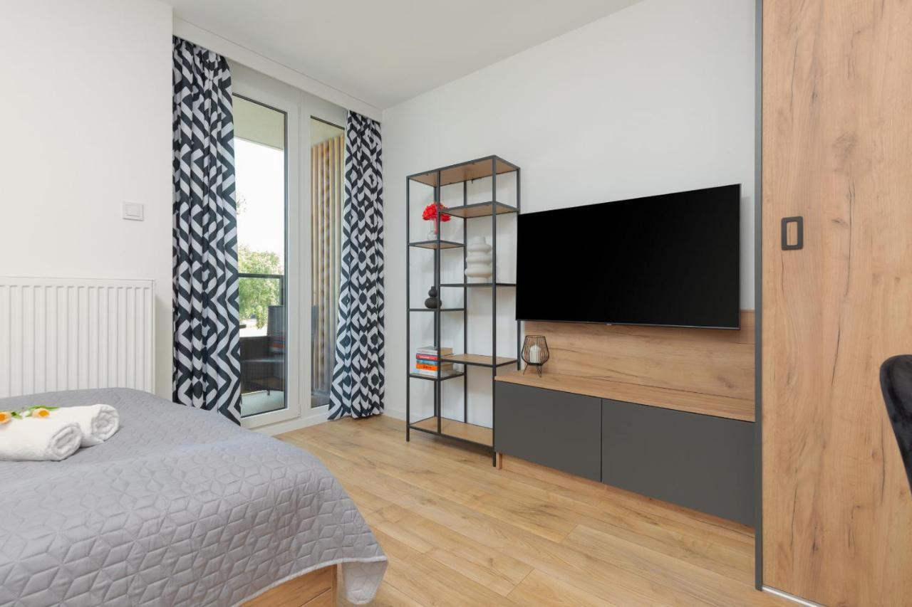 Warsaw Praga Kokoryczki Apartments With Parking By Noclegi Renters Экстерьер фото