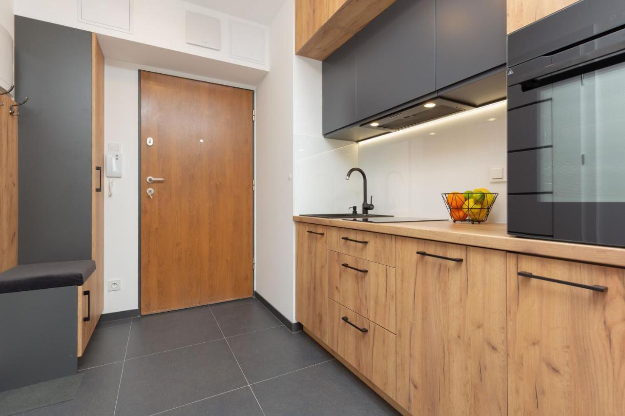 Warsaw Praga Kokoryczki Apartments With Parking By Noclegi Renters Экстерьер фото